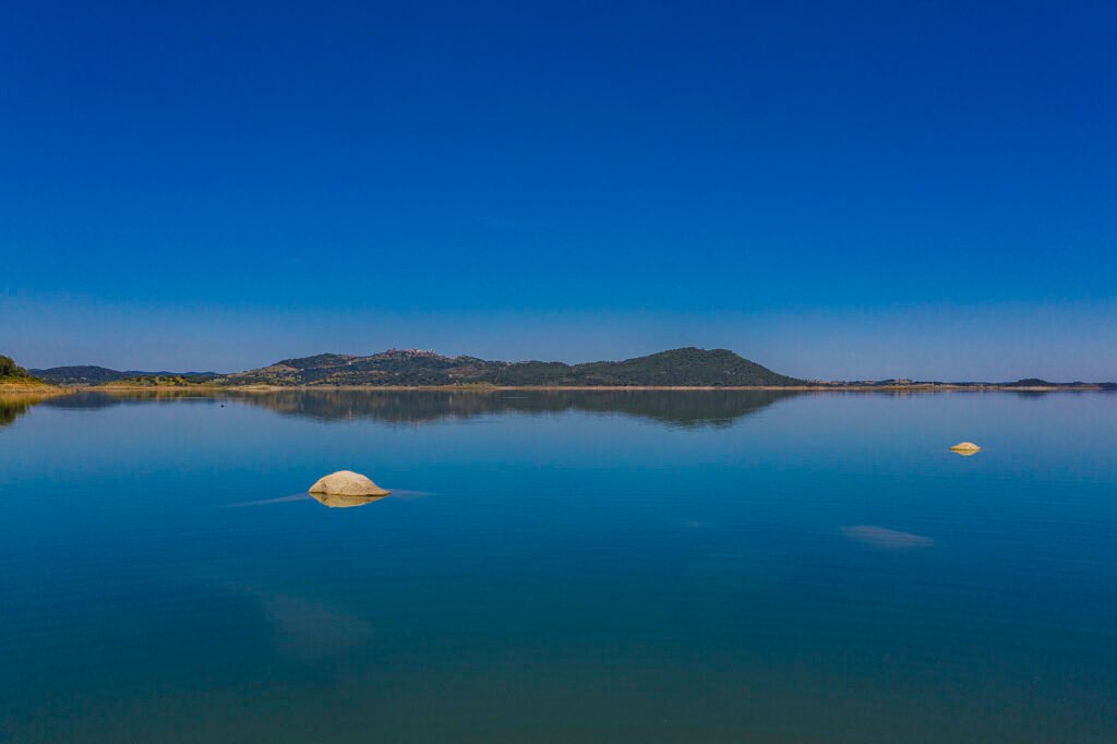 Lago-Sublime-Credito-Divulgacao-Turismo-do-Alentejo-1024x682 Alentejo: conheça os principais atrativos turísticos da maior e mais autêntica região de Portugal